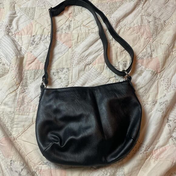 vintage nine west black perforated leather shoulder bag. - Picture 8 of 8